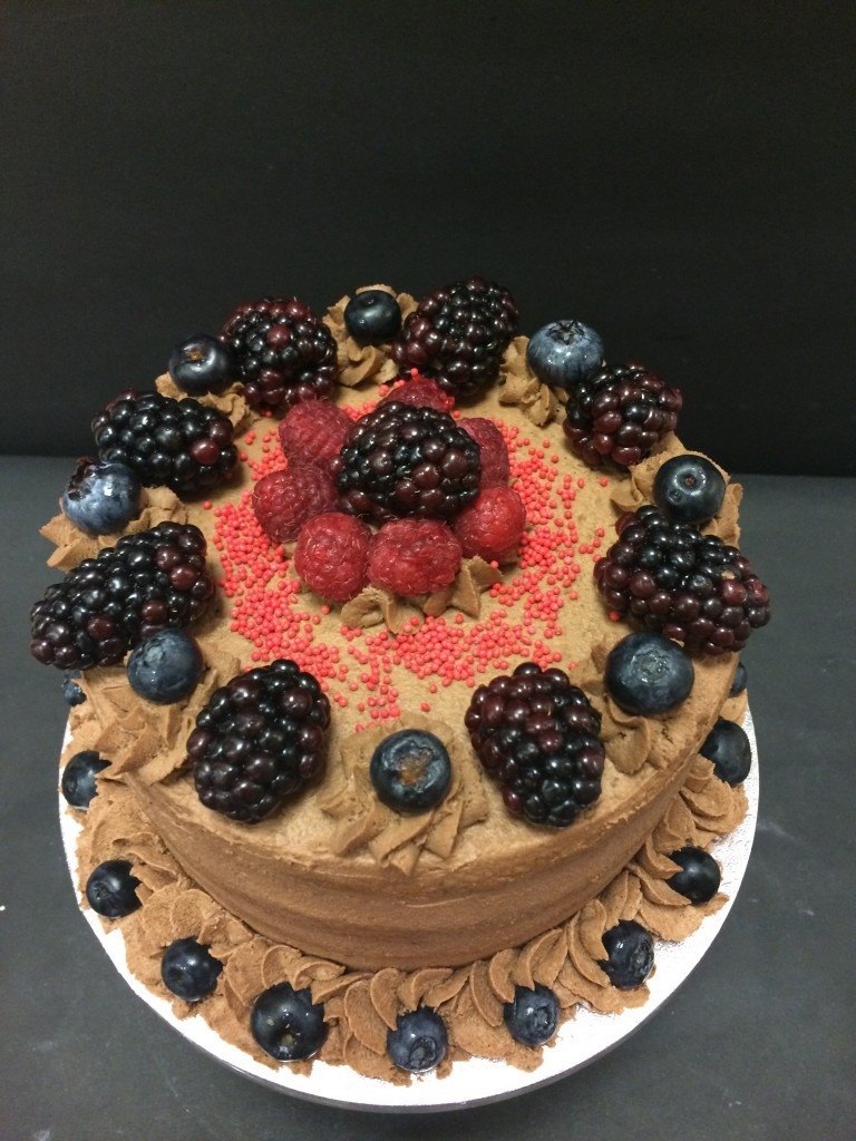 Naked cake Trufa y Frutos Rojos (2)